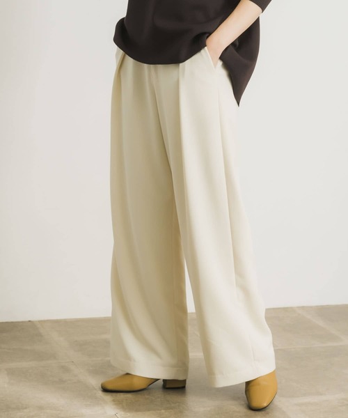 URBAN RESEARCH（アーバンリサーチ）の「タックワイドパンツ（その他パンツ・レディース・ブラック/オフホワイト・36/38）」の2枚目の写真