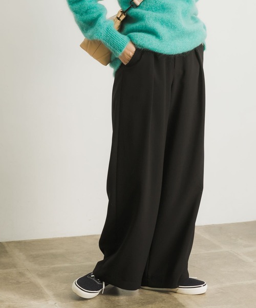 URBAN RESEARCH（アーバンリサーチ）の「タックワイドパンツ（その他パンツ・レディース・ブラック/オフホワイト・36/38）」の4枚目の写真