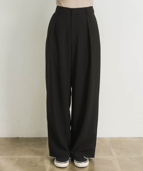 URBAN RESEARCH（アーバンリサーチ）の「タックワイドパンツ（その他パンツ・レディース・ブラック/オフホワイト・36/38）」の17枚目の写真