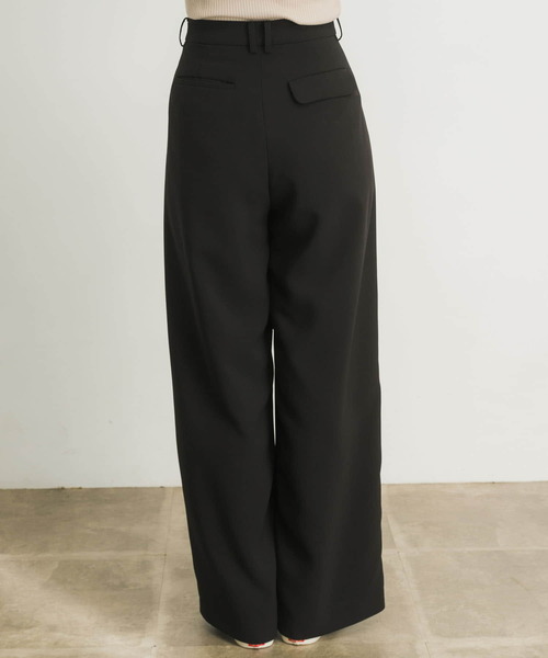 URBAN RESEARCH（アーバンリサーチ）の「タックワイドパンツ（その他パンツ・レディース・ブラック/オフホワイト・36/38）」の19枚目の写真