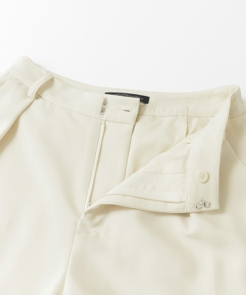 URBAN RESEARCH（アーバンリサーチ）の「タックワイドパンツ（その他パンツ・レディース・ブラック/オフホワイト・36/38）」の22枚目の写真