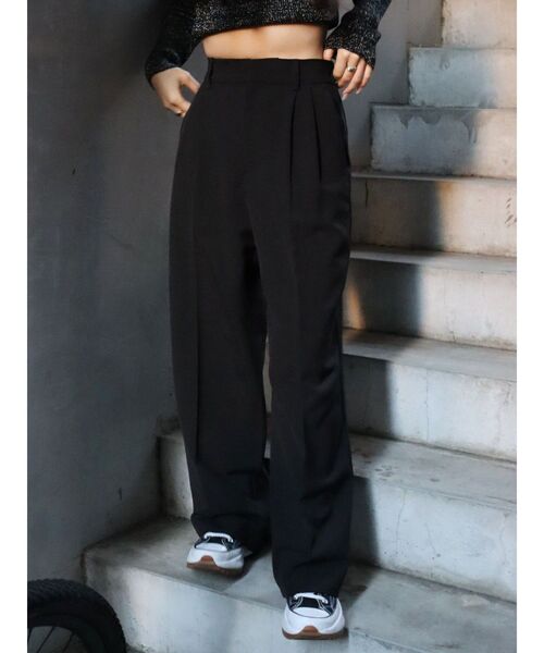 EVRIS(エヴリス)の「タックストレートカラーパンツ(その他パンツ・レディース・ホワイト/ブラック/レッド/ブルー・SMALL/MEDIUM)」の10枚目の写真