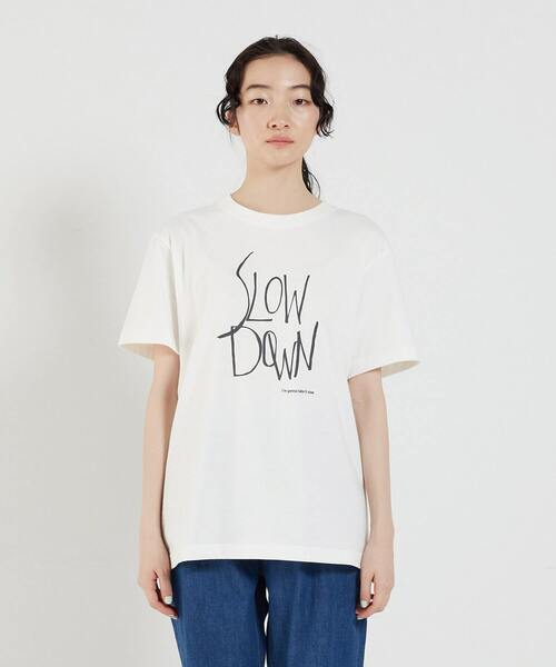 conges payes ADIEU TRISTESSE（コンジェ ペイエ アデュートリステス）の「SLOW DOWNプリントTシャツ（Tシャツ/カットソー・レディース・チャコール/ベージュ/ホワイト・FREE）」の10枚目の写真