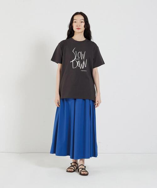 conges payes ADIEU TRISTESSE（コンジェ ペイエ アデュートリステス）の「SLOW DOWNプリントTシャツ（Tシャツ/カットソー・レディース・チャコール/ベージュ/ホワイト・FREE）」の22枚目の写真
