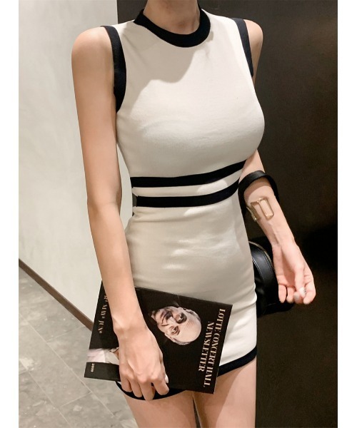 おしゃれスタ(オシャレスタ)の「大人韓国風ノースリーブシンプルタイトワンピース(ワンピース・レディース・ブラック/ホワイト・FREE)」の1枚目の写真