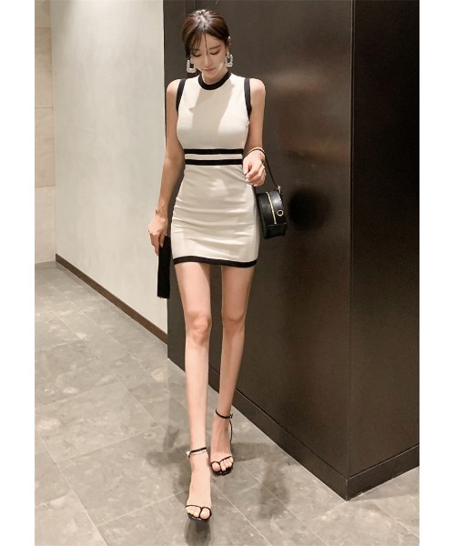 おしゃれスタ(オシャレスタ)の「大人韓国風ノースリーブシンプルタイトワンピース(ワンピース・レディース・ブラック/ホワイト・FREE)」の7枚目の写真