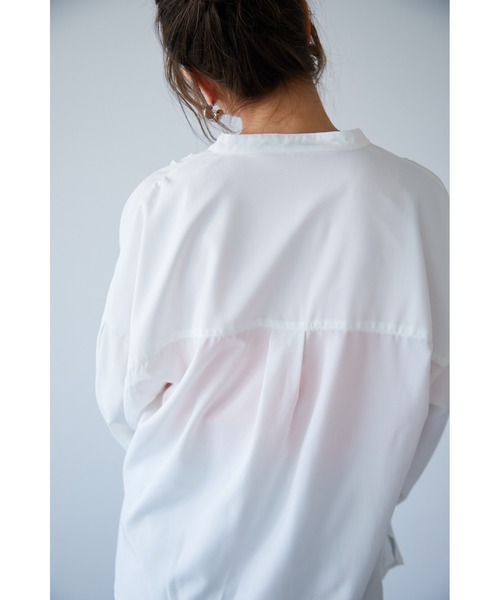 ECRIRE（エクリール）の「【yunコラボ】上品できれいめ。ピンタックブラウス（シャツ/ブラウス・レディース・ブラック/ベージュ/オフホワイト・M/L）」の5枚目の写真