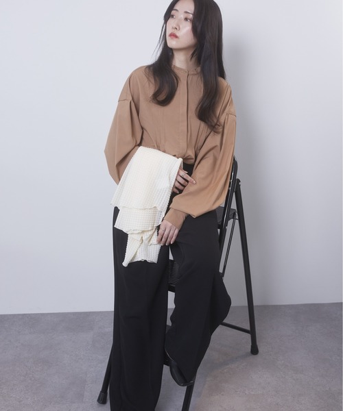 ECRIRE（エクリール）の「【yunコラボ】上品できれいめ。ピンタックブラウス（シャツ/ブラウス・レディース・ブラック/ベージュ/オフホワイト・M/L）」の10枚目の写真