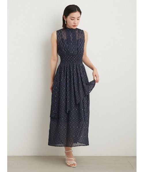 LILY BROWN（リリーブラウン）の「プリントボウタイプリーツワンピース