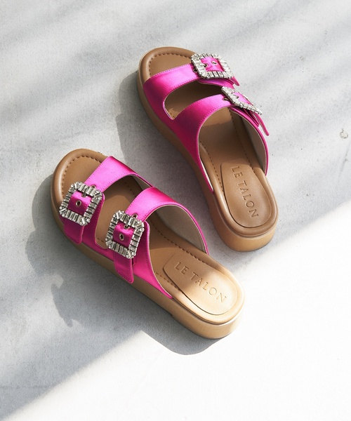 LE TALON（ルタロン）の「ビジューバックルWベルトサンダル（サンダル・レディース・ピンク/ブラック系その他/ベージュ・MEDIUM/SMALL/LARGE/X-LARGE）」の3枚目の写真