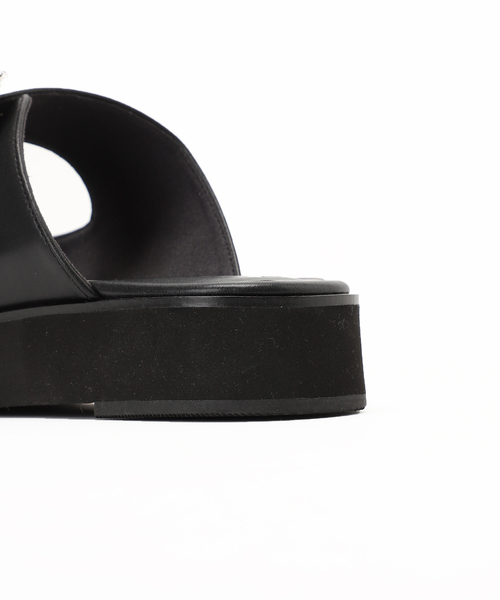 LE TALON（ルタロン）の「ビジューバックルWベルトサンダル（サンダル・レディース・ピンク/ブラック系その他/ベージュ・MEDIUM/SMALL/LARGE/X-LARGE）」の5枚目の写真