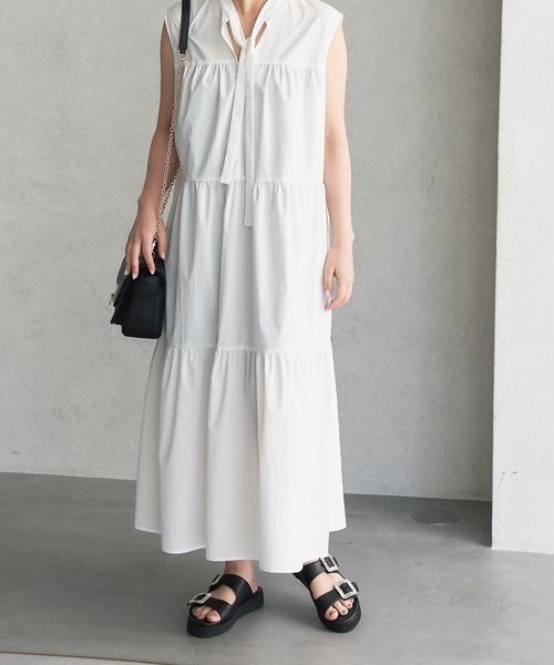 LE TALON（ルタロン）の「ビジューバックルWベルトサンダル（サンダル・レディース・ピンク/ブラック系その他/ベージュ・MEDIUM/SMALL/LARGE/X-LARGE）」の17枚目の写真