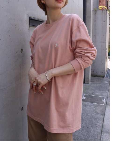 GIORDANO（ジョルダーノ）の「スモールライオン刺繍ロングTシャツ（Tシャツ/カットソー・メンズ・ブルー/アイボリー/ブラック/ピンク・MEDIUM/LARGE/X-LARGE）」の4枚目の写真