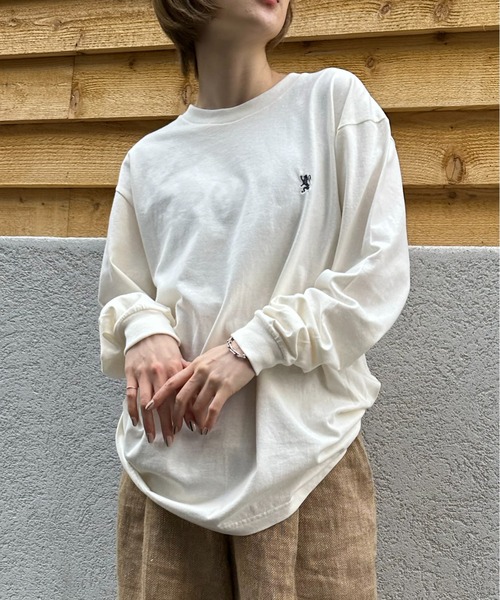 GIORDANO（ジョルダーノ）の「スモールライオン刺繍ロングTシャツ（Tシャツ/カットソー・メンズ・ブルー/アイボリー/ブラック/ピンク・MEDIUM/LARGE/X-LARGE）」の2枚目の写真