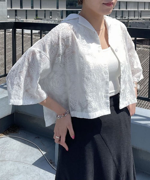PAGEBOY（ページボーイ）の「オパールレースショートシャツ（シャツ/ブラウス・レディース・ブラック/グレイッシュベージュ/オフホワイト/ターコイズブルー・FREE）」の2枚目の写真
