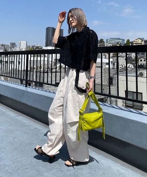 PAGEBOY（ページボーイ）の「オパールレースショートシャツ（シャツ/ブラウス・レディース・ブラック/グレイッシュベージュ/オフホワイト/ターコイズブルー・FREE）」の17枚目の写真