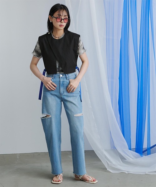 miette(ミエット)の「配色サイドベルトショートベスト(ベスト・レディース・イエロー系その他/ブラック/ベージュ・FREE)」の5枚目の写真