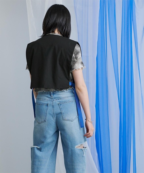 miette(ミエット)の「配色サイドベルトショートベスト(ベスト・レディース・イエロー系その他/ブラック/ベージュ・FREE)」の6枚目の写真