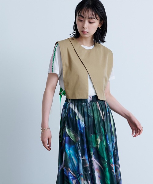 miette(ミエット)の「配色サイドベルトショートベスト(ベスト・レディース・イエロー系その他/ブラック/ベージュ・FREE)」の8枚目の写真