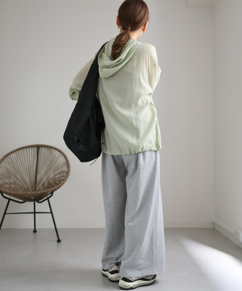 ap retro(アプレトロ)の「シアーアノラック(パーカー・レディース・オフホワイト/ブラック/グリーン/カーキ・FREE)」の15枚目の写真