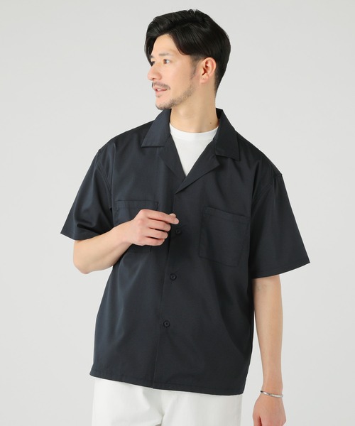 THE CASUAL（カジュアル）の「接触冷感織ポリストレッチダブルポケットオープンカラーシャツ（シャツ/ブラウス・メンズ・ベージュ/ネイビー/ブラック/グレー・M/L/XL）」の2枚目の写真