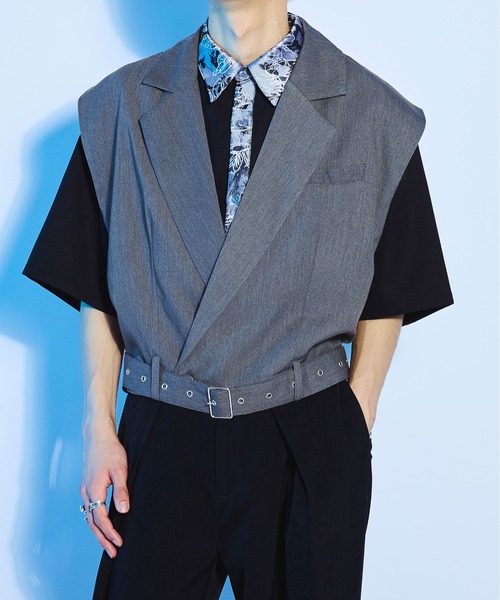 Ellno Loset（エルノロゼット）の「ベルト付きショートジレ/セットアップ対応（ベスト・メンズ・グレー/ブラック/ブラウン・MEDIUM/LARGE）」の7枚目の写真