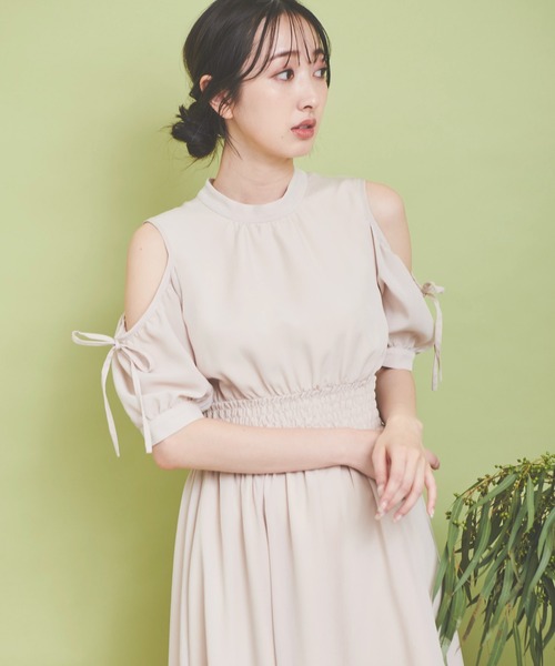 NOELA(ノエラ)の「オープンショルダー楊柳ワンピ(ワンピース・レディース・ベージュ/サックスブルー/オレンジ・フリー)」の13枚目の写真