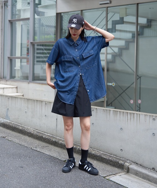 COLONY 2139（コロニートゥーワンスリーナイン）の「デニム半袖シャツ