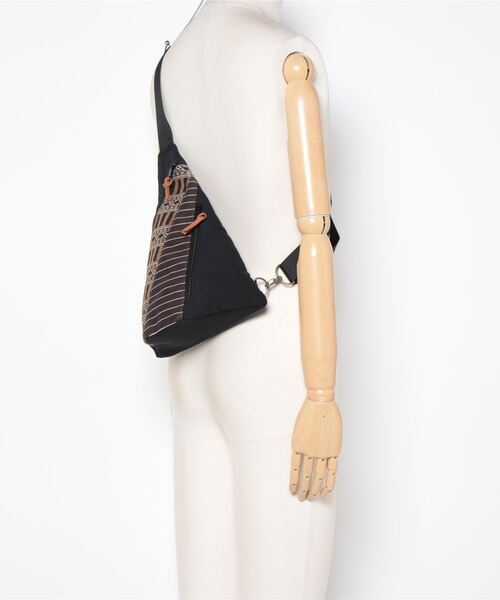 チャイハネ（チャイハネ）の「【チャイハネ】コマリユワンショルダーバッグ（ボディバッグ/ウエストポーチ・レディース・カーキ/ベージュ/ブラック・FREE）」の15枚目の写真