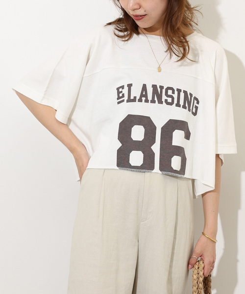 JOURNAL STANDARD relume（ジャーナルスタンダード　レリューム）の「クロップドロゴT（Tシャツ/カットソー・レディース・チャコールグレー/アイボリー・FREE）」の2枚目の写真