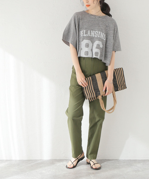 JOURNAL STANDARD relume（ジャーナルスタンダード　レリューム）の「クロップドロゴT（Tシャツ/カットソー・レディース・チャコールグレー/アイボリー・FREE）」の7枚目の写真