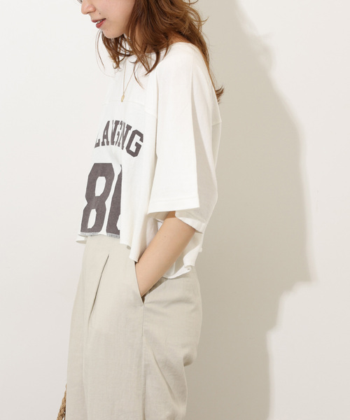 JOURNAL STANDARD relume（ジャーナルスタンダード　レリューム）の「クロップドロゴT（Tシャツ/カットソー・レディース・チャコールグレー/アイボリー・FREE）」の10枚目の写真