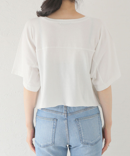 JOURNAL STANDARD relume（ジャーナルスタンダード　レリューム）の「クロップドロゴT（Tシャツ/カットソー・レディース・チャコールグレー/アイボリー・FREE）」の16枚目の写真