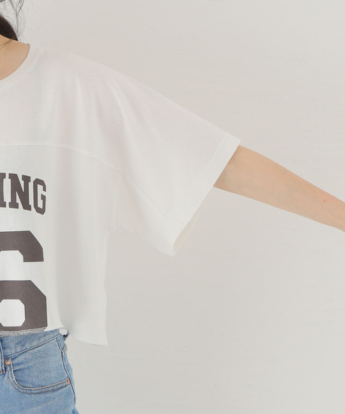 JOURNAL STANDARD relume（ジャーナルスタンダード　レリューム）の「クロップドロゴT（Tシャツ/カットソー・レディース・チャコールグレー/アイボリー・FREE）」の9枚目の写真