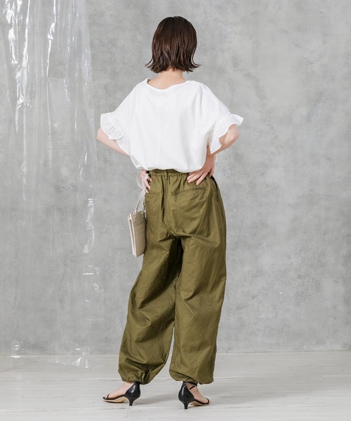 Gready Brilliant（グレディブリリアン）の「ボートＮ布帛フリル袖カットソー（Tシャツ/カットソー・レディース・オフホワイト/黄緑系・38）」の5枚目の写真