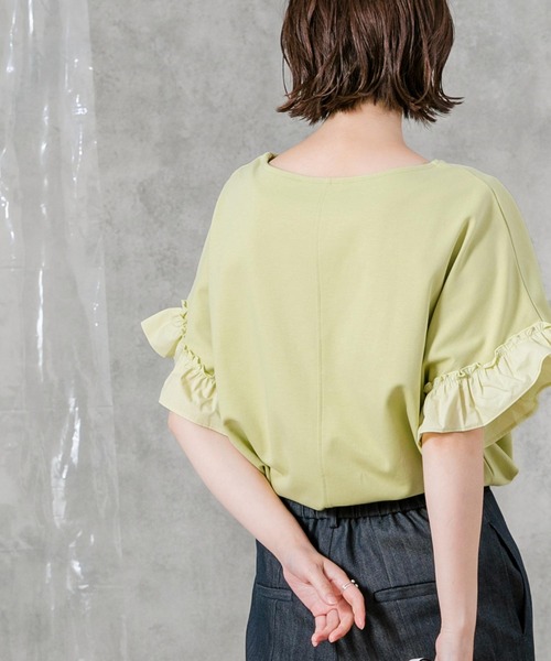Gready Brilliant（グレディブリリアン）の「ボートＮ布帛フリル袖カットソー（Tシャツ/カットソー・レディース・オフホワイト/黄緑系・38）」の9枚目の写真