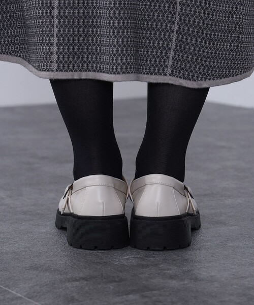 BEAMS HEART（ビームスハート）の「ストラップ付 モカシン（モカシン/デッキシューズ・レディース・アイボリー/ブラック/ベージュ・SMALL/MEDIUM/LARGE）」の7枚目の写真