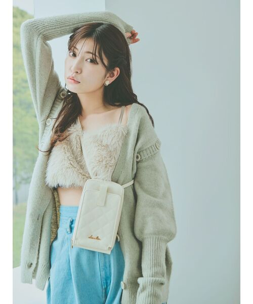 dazzlin（ダズリン）の「【吉田朱里コラボ】アームカバーフォルムカーディガン（カーディガン/ボレロ・レディース・チャコールグレー/グリーン/ベージュ・FREE）」の4枚目の写真