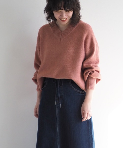 cepo（セポ）の「マシュマロVネックシンプルニット（ニット/セーター・レディース・ピンク/オフホワイト/チャコール/ブルー/ライム/ホワイト×ブラック/グリーン・M）」の7枚目の写真