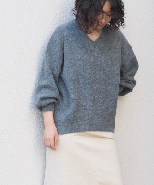 cepo（セポ）の「マシュマロVネックシンプルニット（ニット/セーター・レディース・ピンク/オフホワイト/チャコール/ブルー/ライム/ホワイト×ブラック/グリーン・M）」の3枚目の写真