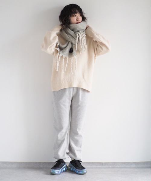 cepo（セポ）の「マシュマロVネックシンプルニット（ニット/セーター・レディース・ピンク/オフホワイト/チャコール/ブルー/ライム/ホワイト×ブラック/グリーン・M）」の9枚目の写真