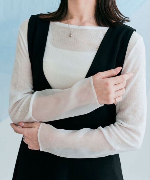 kirakiraShop（キラキラショップ）の「袖 切り替え シアー ニットソー 異素材（Tシャツ/カットソー・レディース・ブラック/ワイン/ラベンダー/オレンジ/イエロー/オフホワイト/オリーブ/グリーン/ブルー系/チャコール/ライトベージュ/モカ・M/L/XL）」の2枚目の写真