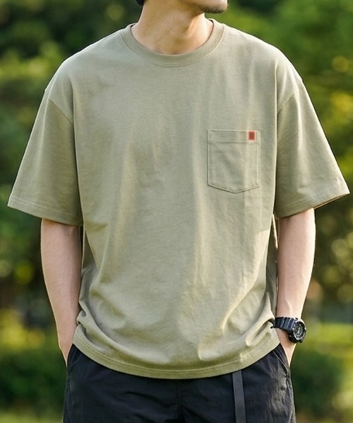 UNIVERSAL OVERALL(ユニバーサルオーバーオール)の「【UNIVERSAL OVERALL】別注 POCKET T-SHIRTS / ポケットクルーネック半袖Tシャツ(Tシャツ/カットソー・メンズ・ブラック/オートミール/ネイビー/ホワイト/グリーン/チャコールグレー/グレイッシュベージュ/ライトピンク/セージグリーン/サックスブルー・SMALL/MEDIUM/LARGE/X-LARGE)」の17枚目の写真