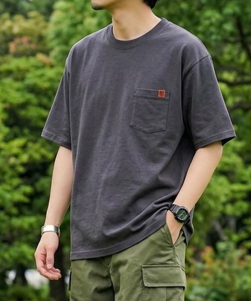 UNIVERSAL OVERALL(ユニバーサルオーバーオール)の「【UNIVERSAL OVERALL】別注 POCKET T-SHIRTS / ポケットクルーネック半袖Tシャツ(Tシャツ/カットソー・メンズ・ブラック/オートミール/ネイビー/ホワイト/グリーン/チャコールグレー/グレイッシュベージュ/ライトピンク/セージグリーン/サックスブルー・SMALL/MEDIUM/LARGE/X-LARGE)」の15枚目の写真