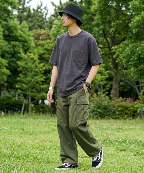 UNIVERSAL OVERALL(ユニバーサルオーバーオール)の「【UNIVERSAL OVERALL】別注 POCKET T-SHIRTS / ポケットクルーネック半袖Tシャツ(Tシャツ/カットソー・メンズ・ブラック/オートミール/ネイビー/ホワイト/グリーン/チャコールグレー/グレイッシュベージュ/ライトピンク/セージグリーン/サックスブルー・SMALL/MEDIUM/LARGE/X-LARGE)」の20枚目の写真