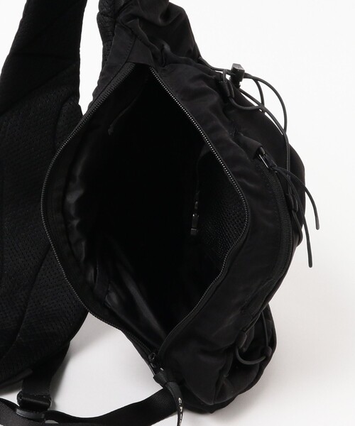 C.P. COMPANY（シーピーカンパニー）の「C.P. Company / NYLON B CROSSBODY RUCKSAK（バックパック/リュック・メンズ・ミント/ブラック・ONE SIZE）」の4枚目の写真