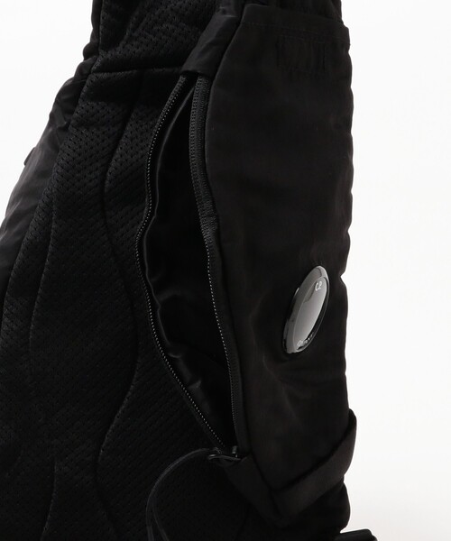C.P. COMPANY（シーピーカンパニー）の「C.P. Company / NYLON B CROSSBODY RUCKSAK（バックパック/リュック・メンズ・ミント/ブラック・ONE SIZE）」の8枚目の写真