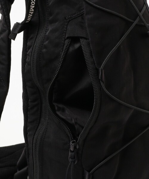 C.P. COMPANY（シーピーカンパニー）の「C.P. Company / NYLON B CROSSBODY RUCKSAK（バックパック/リュック・メンズ・ミント/ブラック・ONE SIZE）」の9枚目の写真