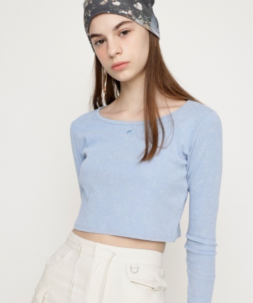 SLY(スライ)の「AGING LOGO RIB TOPS エージング ロゴ リブ トップス(Tシャツ/カットソー・レディース・カーキ/パープル/ライトブルー/ブラック・FREE)」の1枚目の写真