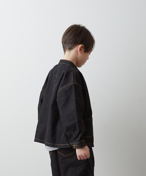 riziere（リジェール）の「バンドカラーブラックデニムジャケット（デニムジャケット・キッズ・ブラック・90/100/110/120/130/140/150）」の3枚目の写真